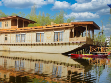 Srinagar Houseboat